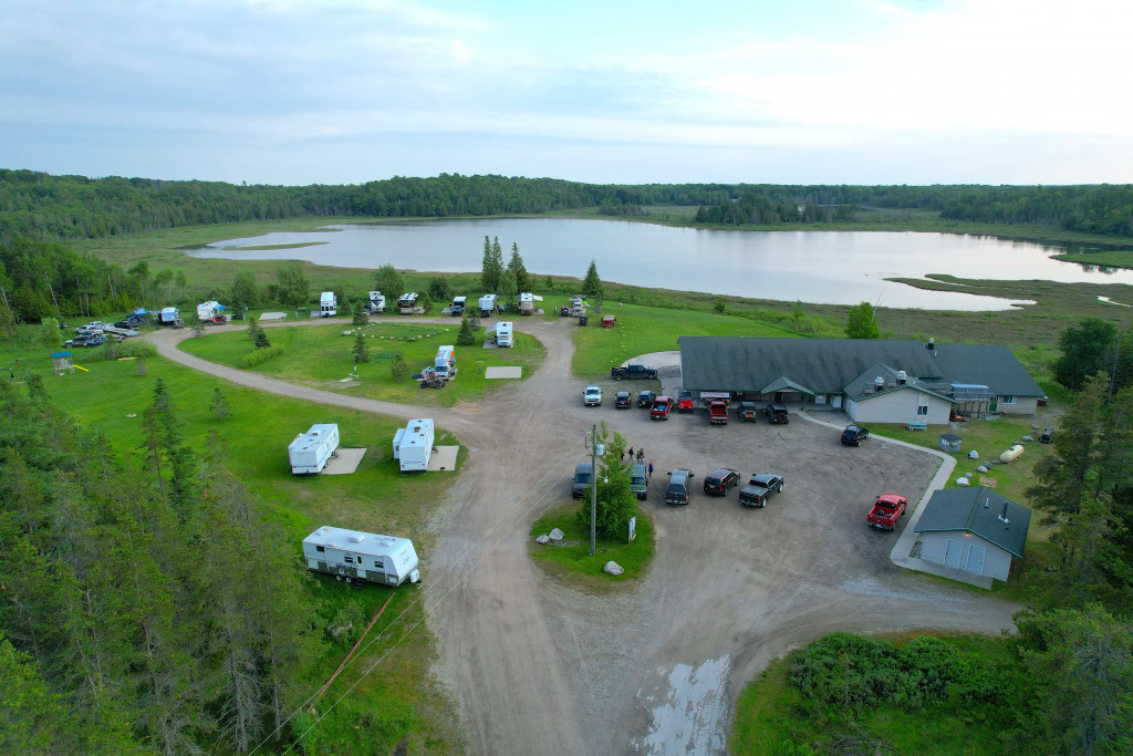Aerial photo of Trailhead Restaurant and Campground